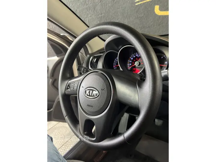 CERATO 1.6 EX3 SEDAN 16V GASOLINA 4P MANUAL