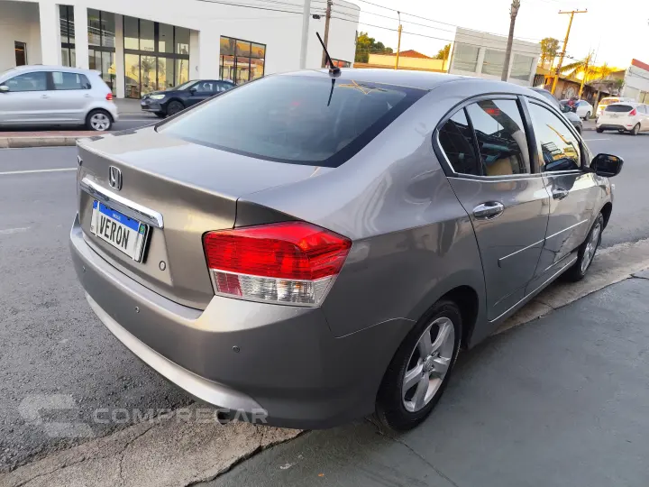 CITY 1.5 LX 16V