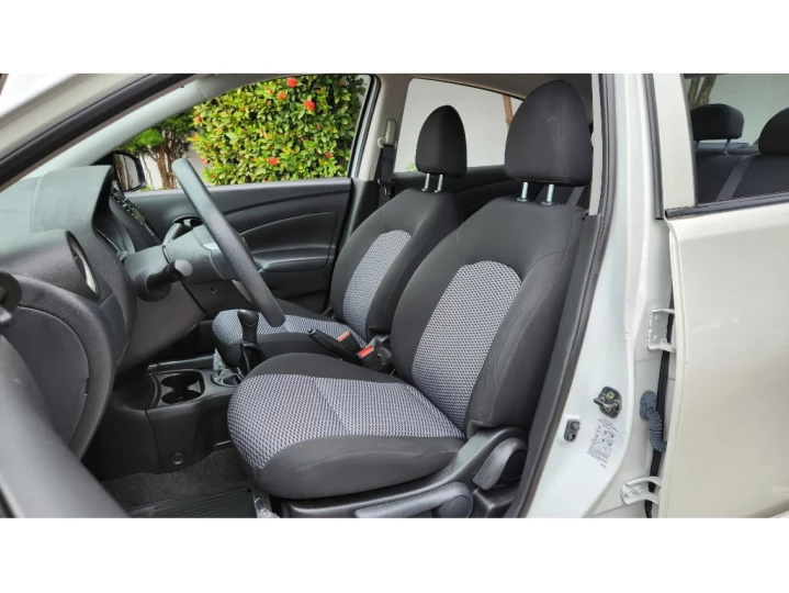 VERSA 1.6 16V FLEX V-DRIVE MANUAL
