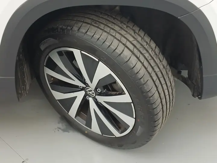 TAOS 1.4 250 TSI TOTAL FLEX HIGHLINE AUTOMÁTICO