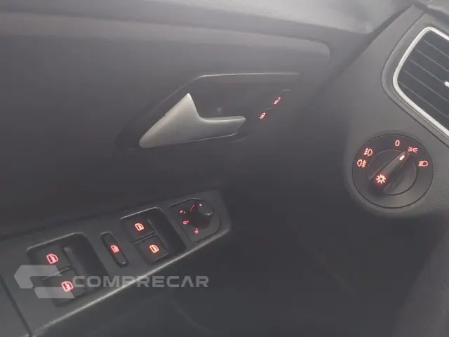 FOX - 1.6 MI 8V 4P MANUAL