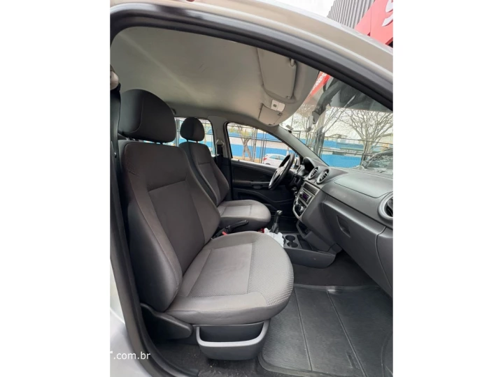 VOYAGE 1.0 MI 8V FLEX 4P MANUAL