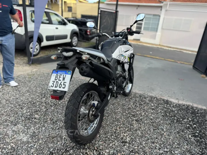 XTZ 250 LANDER