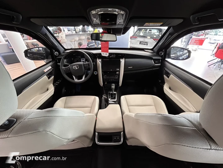 HILUX SW4 2.8 D-4D TURBO DIESEL DIAMOND 7L 4X4 AUTOMÁTICO