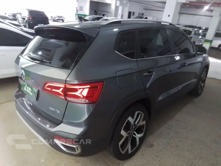 TAOS 1.4 250 TSI TOTAL FLEX HIGHLINE AUTOMÁTICO