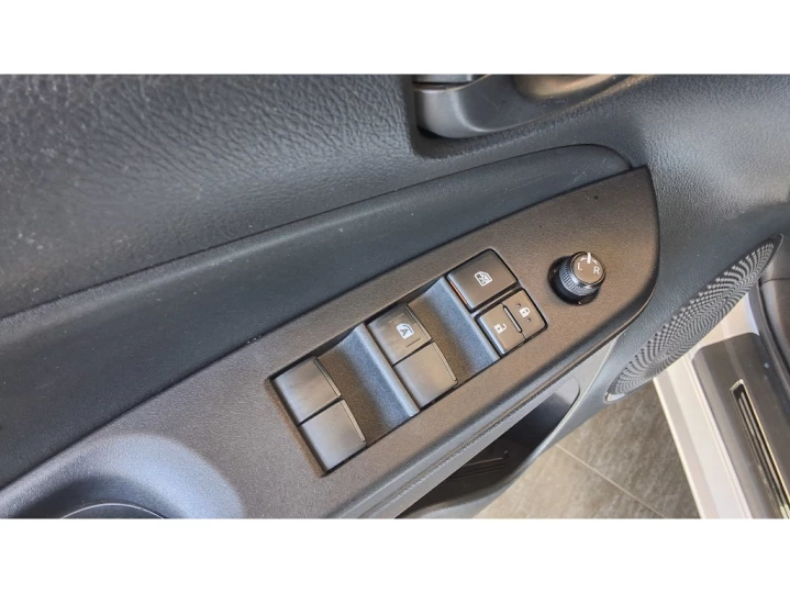 YARIS 1.5 16V FLEX SEDAN XL LIVE MULTIDRIVE