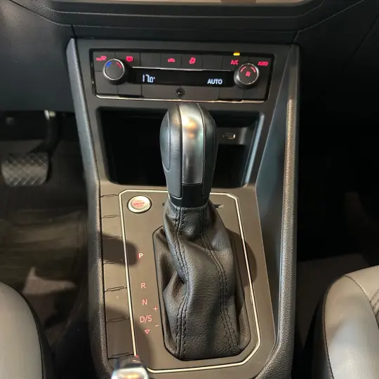 Nivus Highline 1.0 200 TSI Flex Aut.