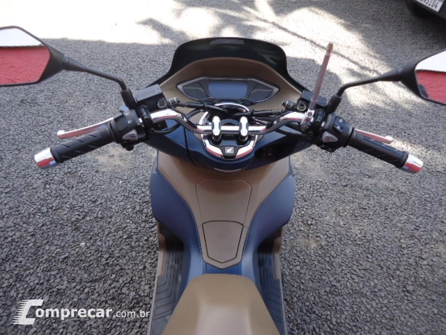 PCX 160 DLX