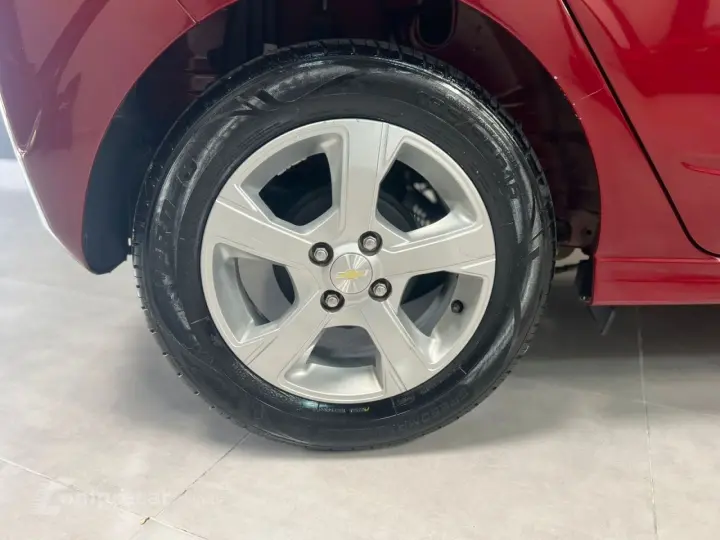 Onix Hatch 1.4 4P FLEX LT