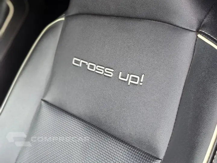 up! cross 1.0 TSI Total Flex 12V 5p