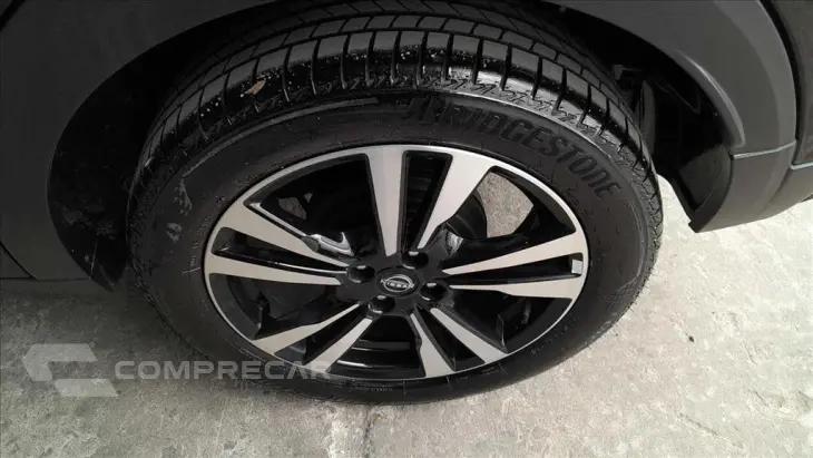 KICKS PLAY 1.6 16V FLEXSTART SENSE XTRONIC