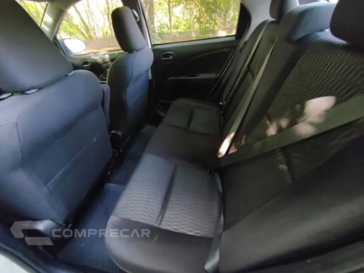 ETIOS 1.5 X PLUS SEDAN 16V FLEX 4P AUTOMÁTICO