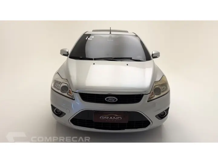 FOCUS 2.0 TITANIUM HATCH 16V FLEX 4P AUTOMÁTICO