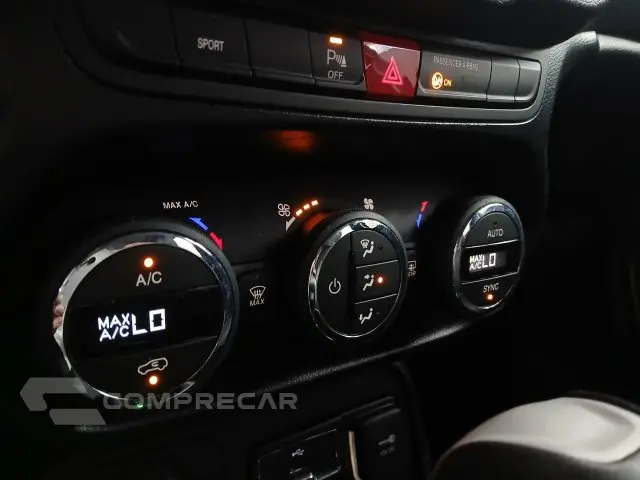 RENEGADE - 1.8 16V LONGITUDE 4P AUTOMÁTICO