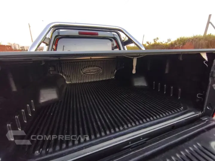 S10 2.4 MPFI LS 4X2 CD 8V FLEX 4P MANUAL