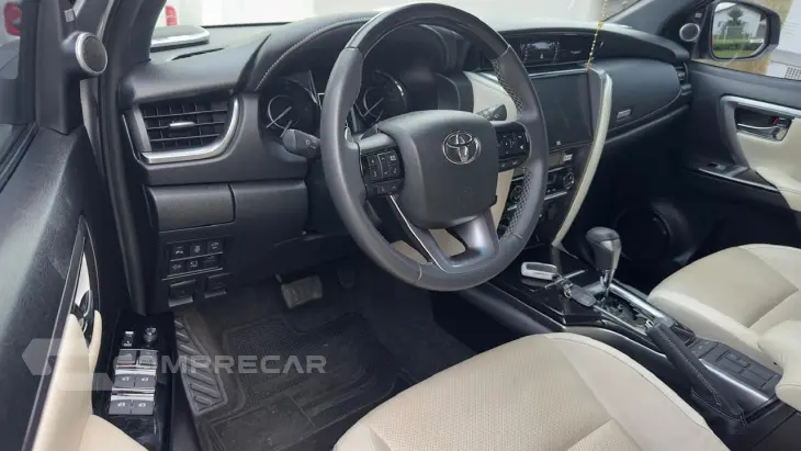 HILUX SW4 2.8 D-4d Turbo Diamond 7L 4X4