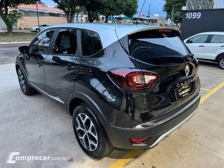 CAPTUR Intense Bose 1.6 16V Flex 5p Aut.