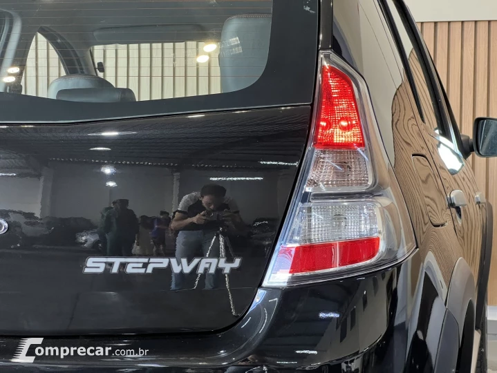 SANDERO 1.6 STEPWAY 16V FLEX 4P AUTOMÁTICO