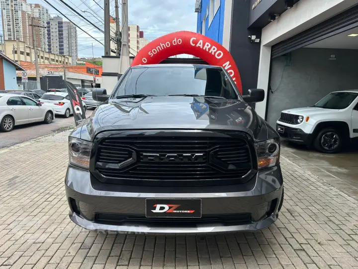 1500 5.7 V8 Limited Night Edition CD 4X4