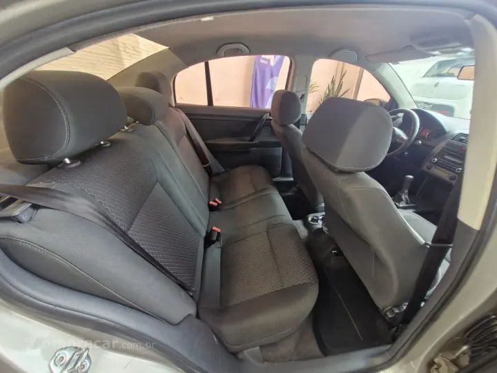 POLO SEDAN 2.0 MI Comfortline 8V