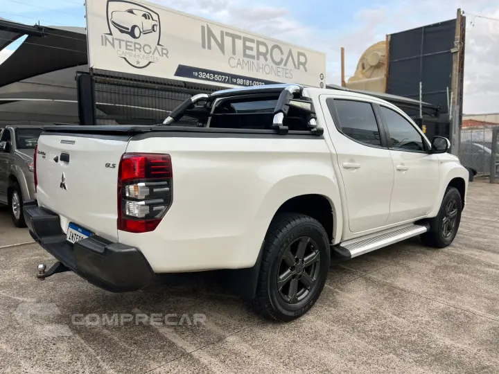 L200 TRITON 2.4 16V Turbo Sport GLX CD 4X4