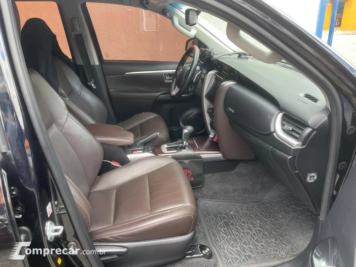 HILUX SW4 2.8 SRX 4X4 7 Lugares 16V Turbo Intercooler