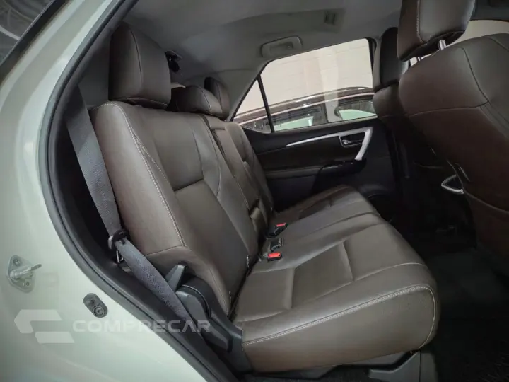 HILUX SW4 2.8 SRX 4X4 7 LUGARES 16V TURBO INTERCOOLER DIESEL