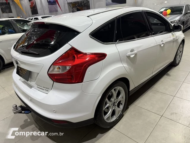 FOCUS HATCH - 2.0 TITANIUM 16V 4P POWERSHIFT