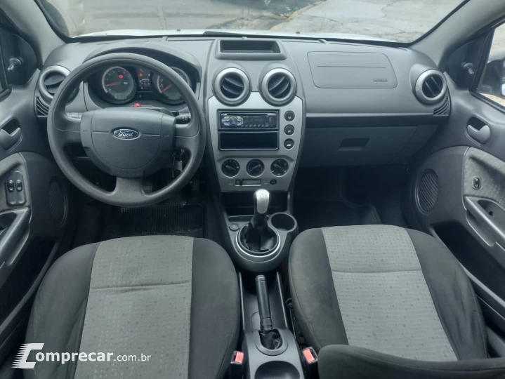 FIESTA 1.6 Rocam SE Sedan 8V