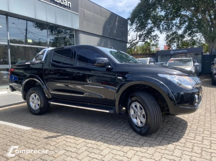 L200 TRITON 2.4 16V Turbo Sport GLS CD 4X4