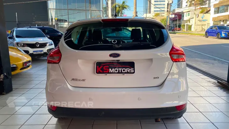 FORD FOCUS 2.0 TITANIUM HATCH 16V