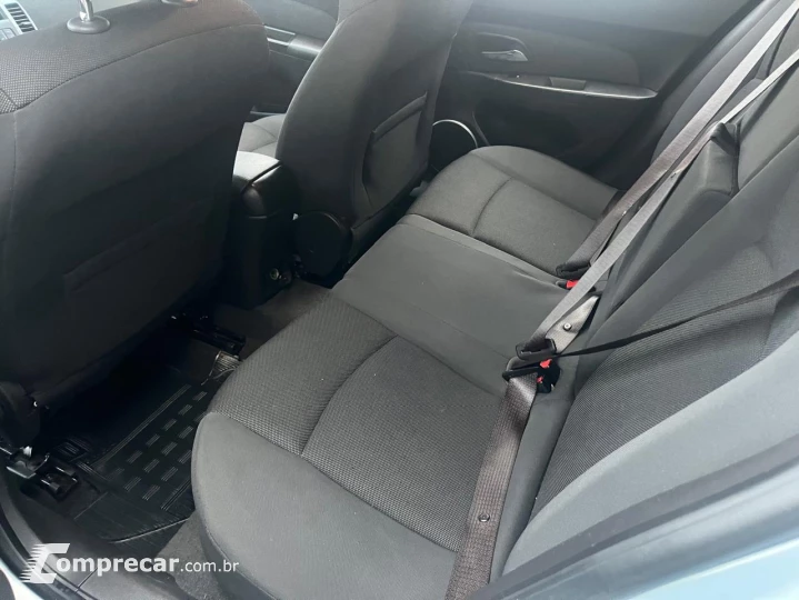 Cruze Sedan