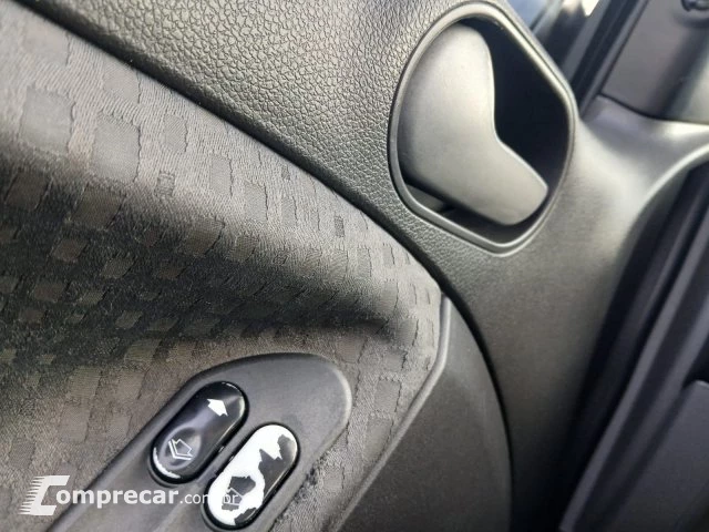FIESTA SEDAN - 1.6 SE SEDAN 16V 4P MANUAL