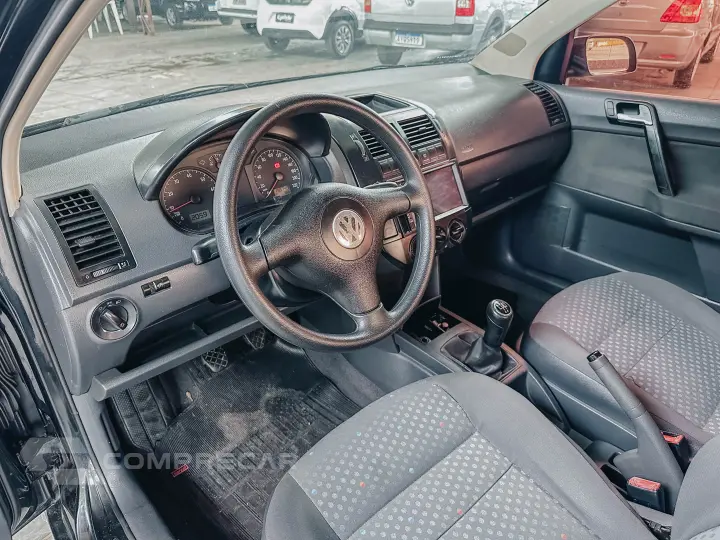 POLO SEDAN 1.6 MI 8V