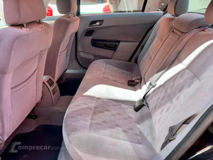 VECTRA 2.0 MPFI Elegance 8V