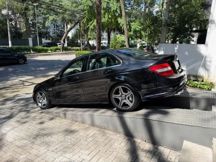 C 63 AMG 6.3 Sedan V8