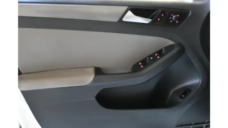 JETTA - 2.0 COMFORTLINE 4P MANUAL