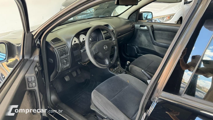 ASTRA 2.0 MPFI Elegance 8V