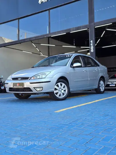 Focus Ghia Sed. 2.0 16V/ 2.0 16V Flex 4p