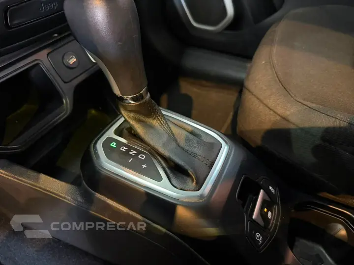 Renegade 1.8 16V Flex 4P Automático