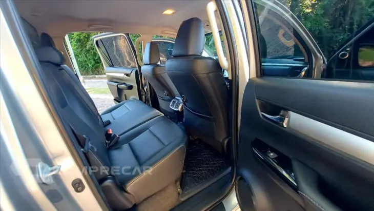 HILUX 2.8 D-4D TURBO DIESEL CD SRX 4X4 AUTOMÁTICO