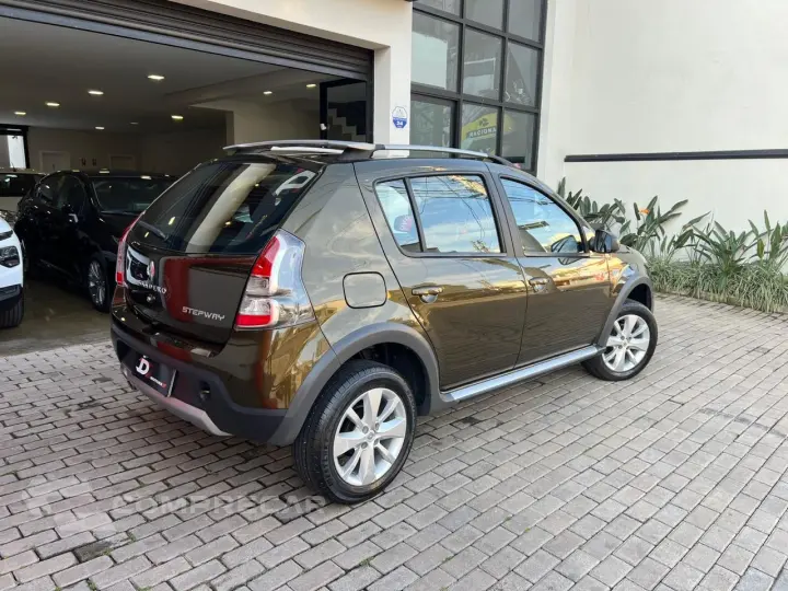 SANDERO 1.6 16V SCE Stepway