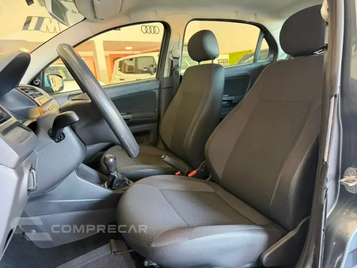 VOLKSWAGEN VOYAGE 1.0 Flex 12V 4p