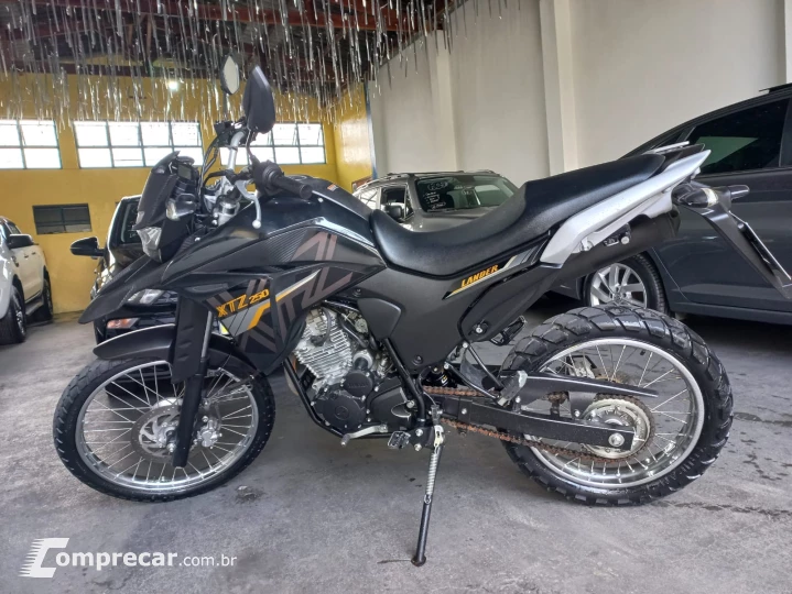 XTZ250 Lander
