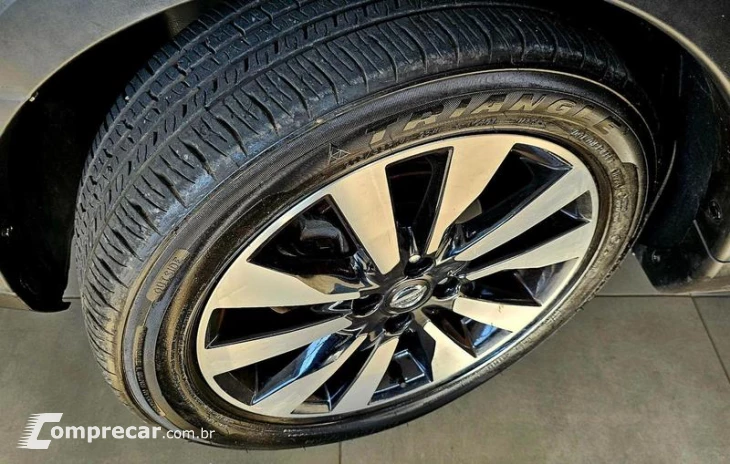 KICKS SV CVT