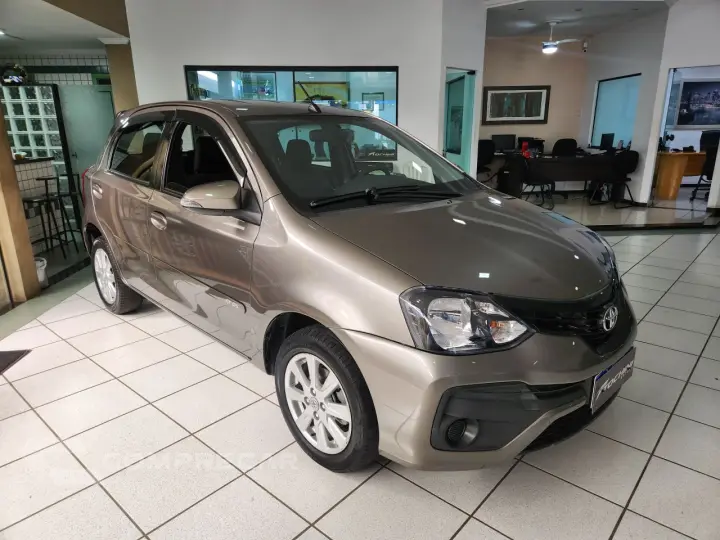Etios Hatch 1.5 16V 4P FLEX X PLUS AUTOMÁTICO