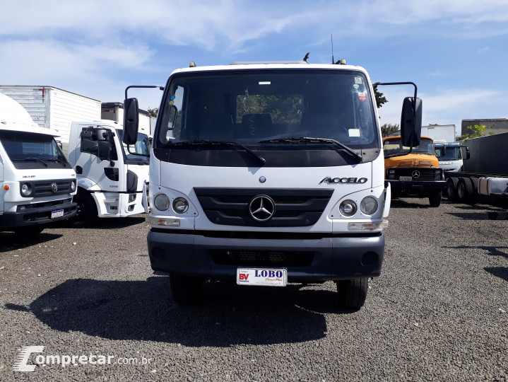 Mercedes benz ACCELO 1016