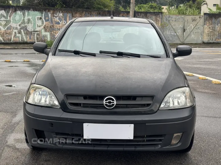 CORSA 1.0 MPFI Maxx Sedan 8V