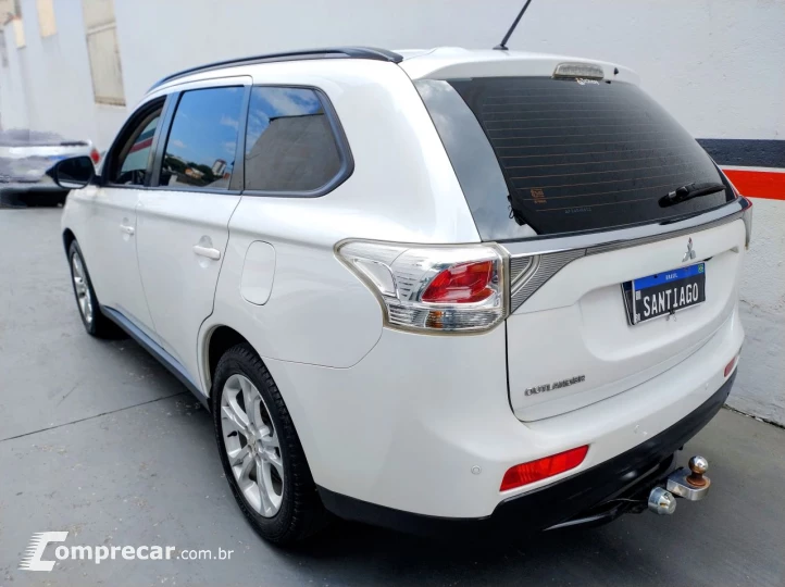 OUTLANDER 2.0 16V 160cv Aut.