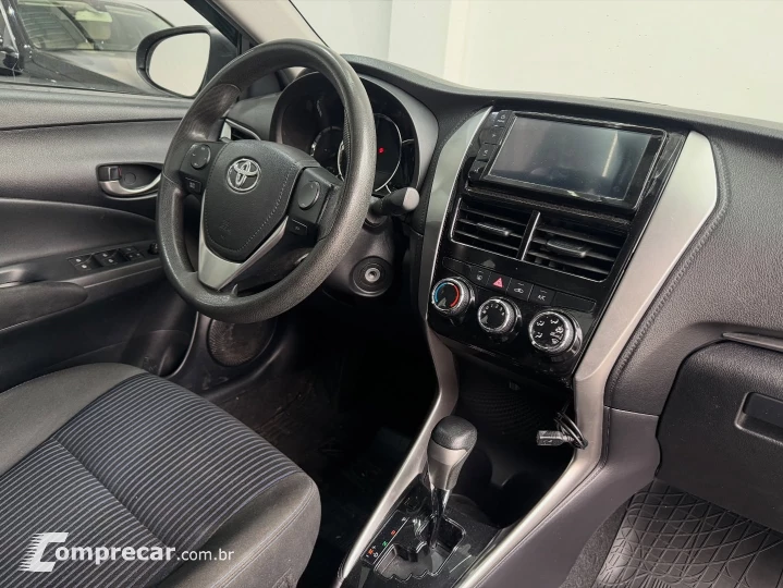 YARIS 1.5 16V Sedan XL